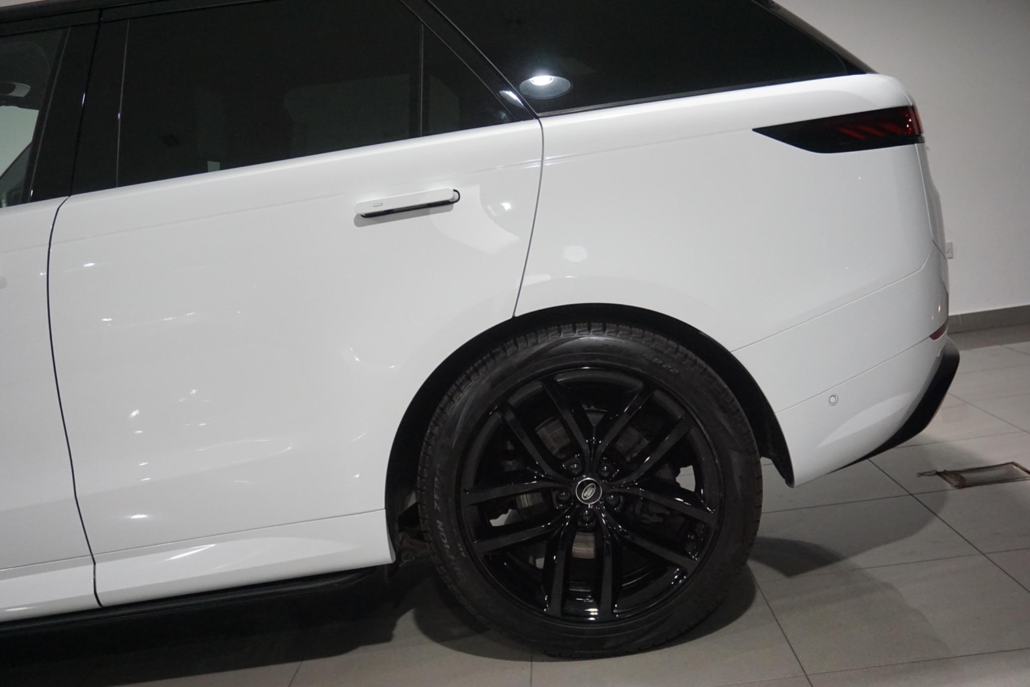 Land Rover Range Rover Sport 3.0 D300 MHEV Dynamic SE Auto 4WD Euro 6 (s/s) 5dr
